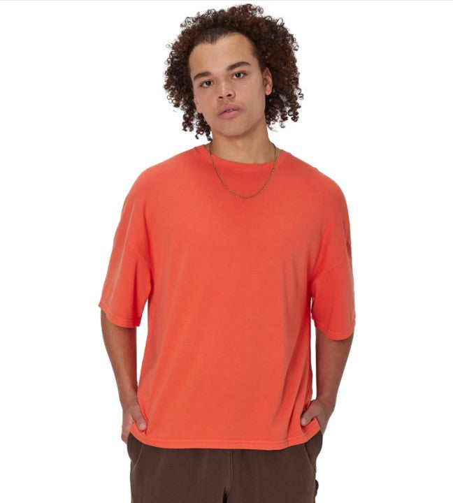 Playera Oversized, hombros caídos