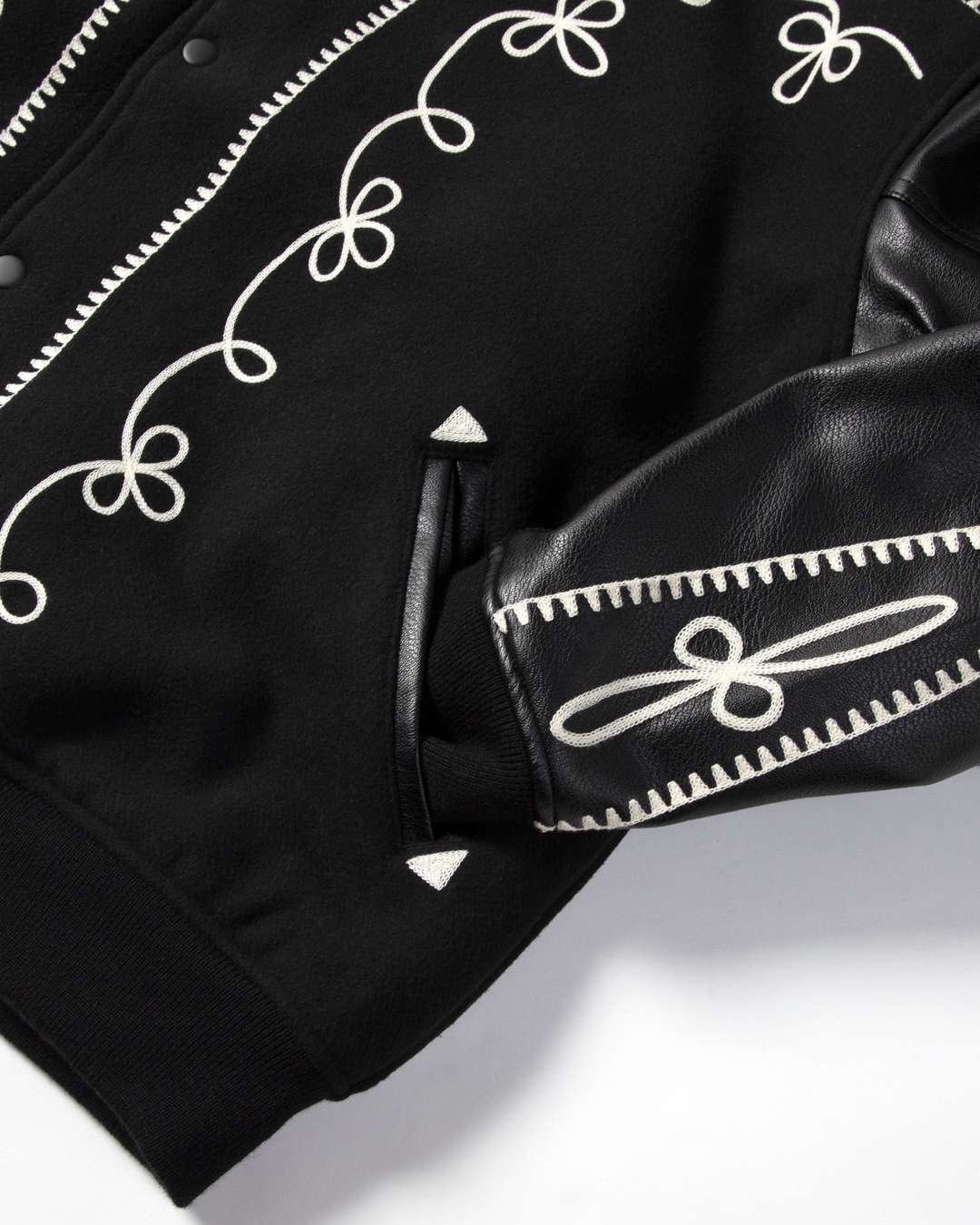 Chamarra "Varsity Bolero" X Angelo Baque